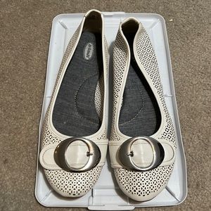 Dr. Scholl’s off white flats with silver buckle.  Size 10.